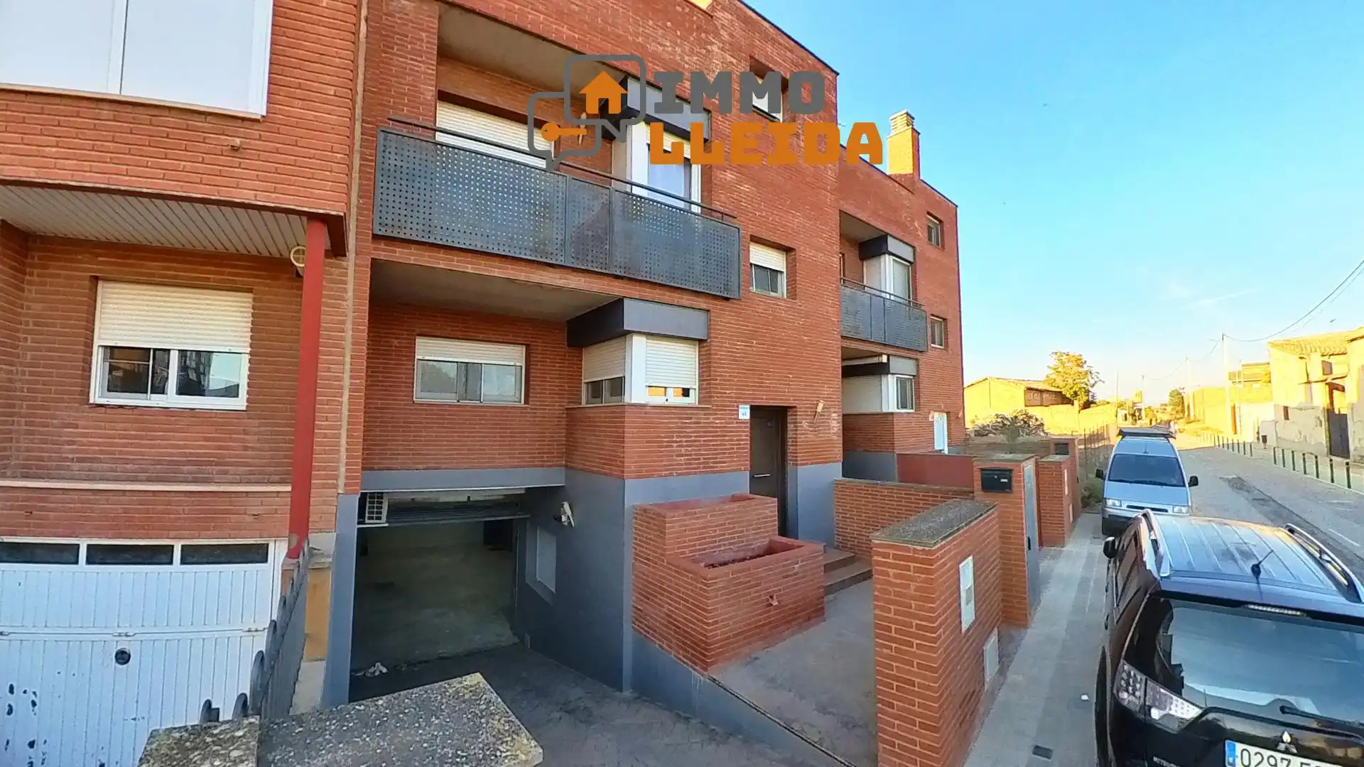 Vista exterior de Casa adosada en venta en Balaguer con Calefacción, Jardín privado y Terraza