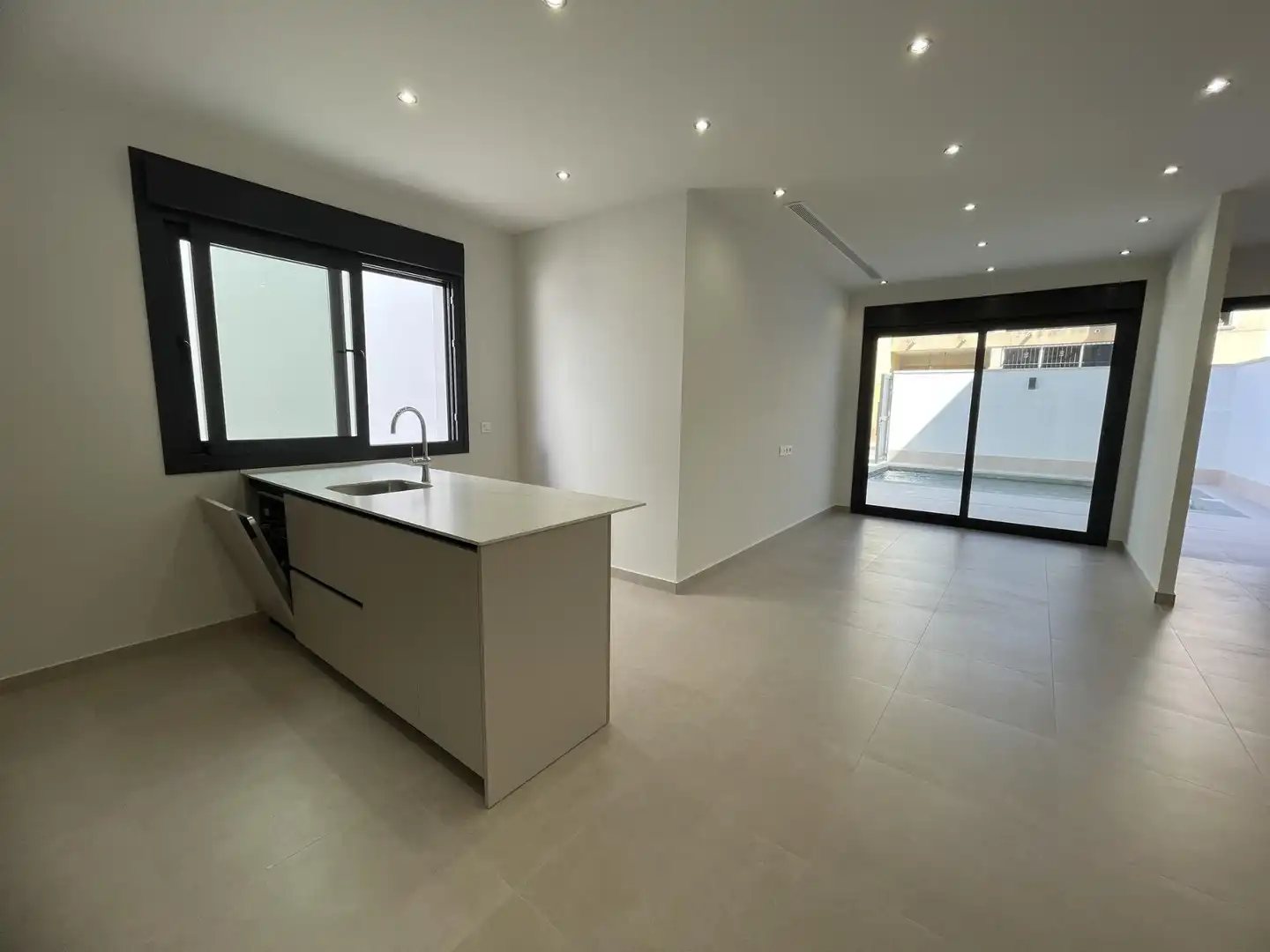 Cocina de Casa o chalet en venta en Almoradí con Aire acondicionado, Jardín privado y Terraza