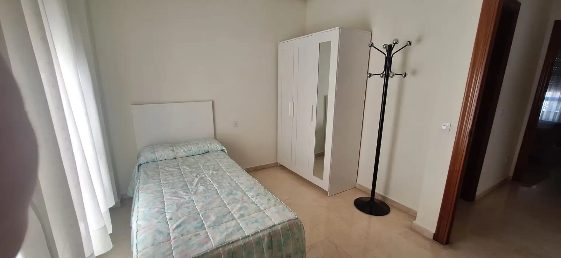 Bedroom of Flat for rent in  Sevilla Capital  with Air Conditioner and Balcony