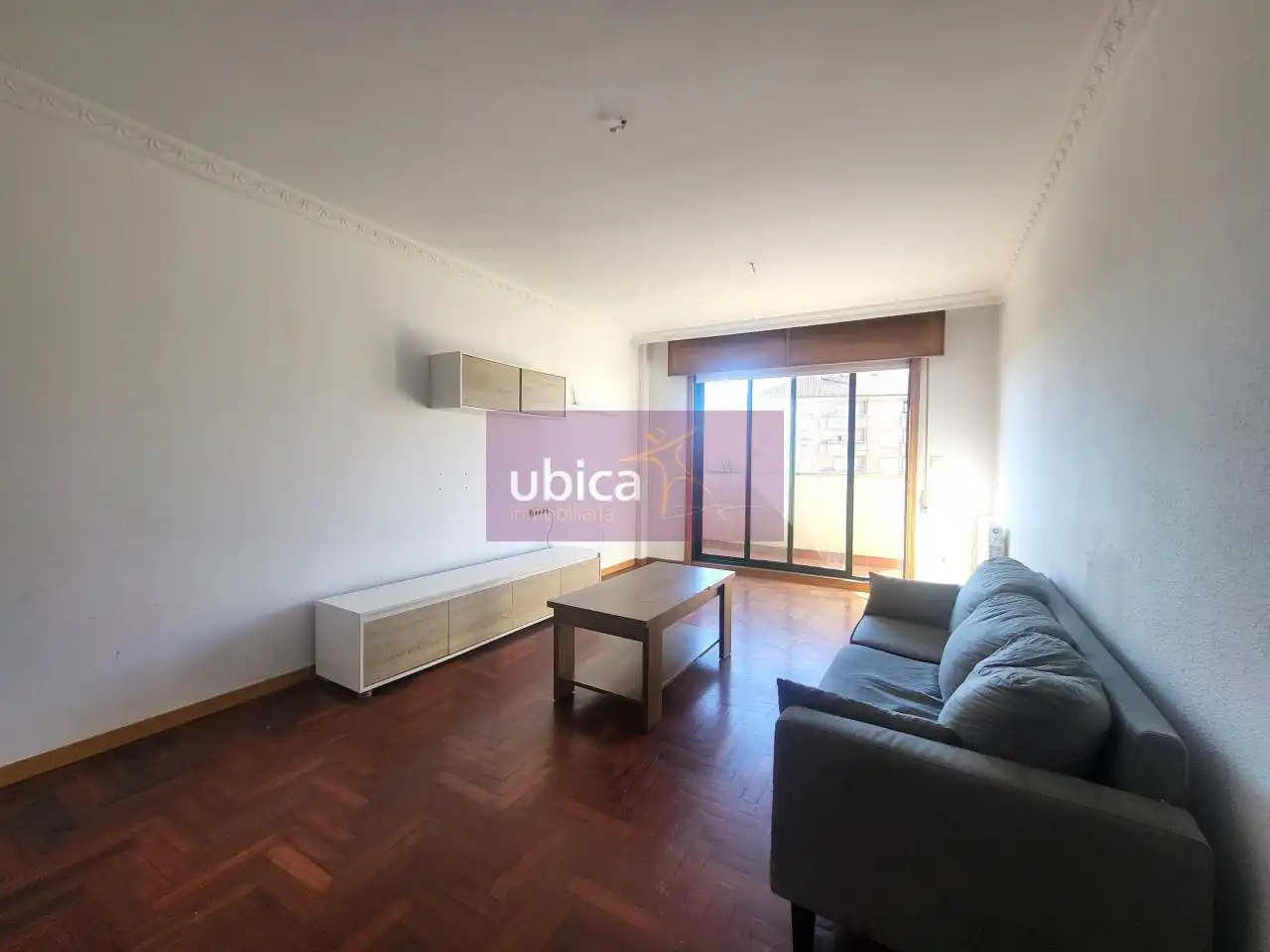 Sala d'estar de Pis en venda en Ponteareas amb Calefacció, Parquet i Terrassa