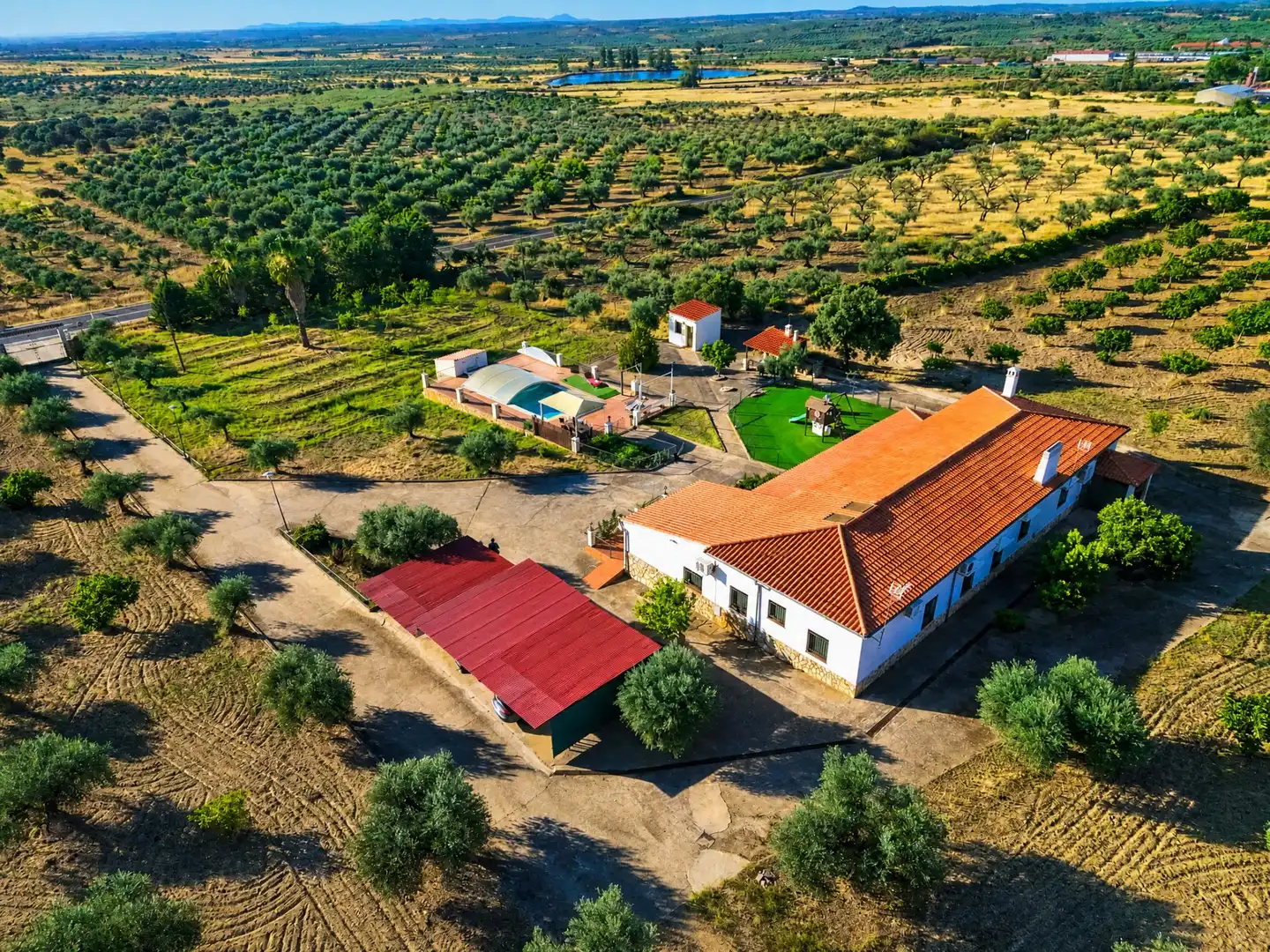 Vista exterior de Finca rústica en venda en Alcuéscar amb Aire condicionat, Calefacció i Jardí privat