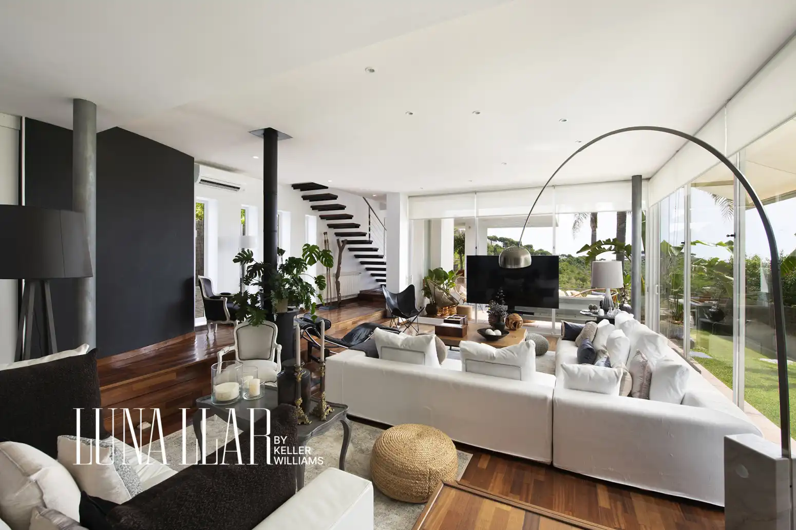 Sala de estar de Casa o chalet en venta en Castelldefels con Aire acondicionado, Calefacción y Parquet