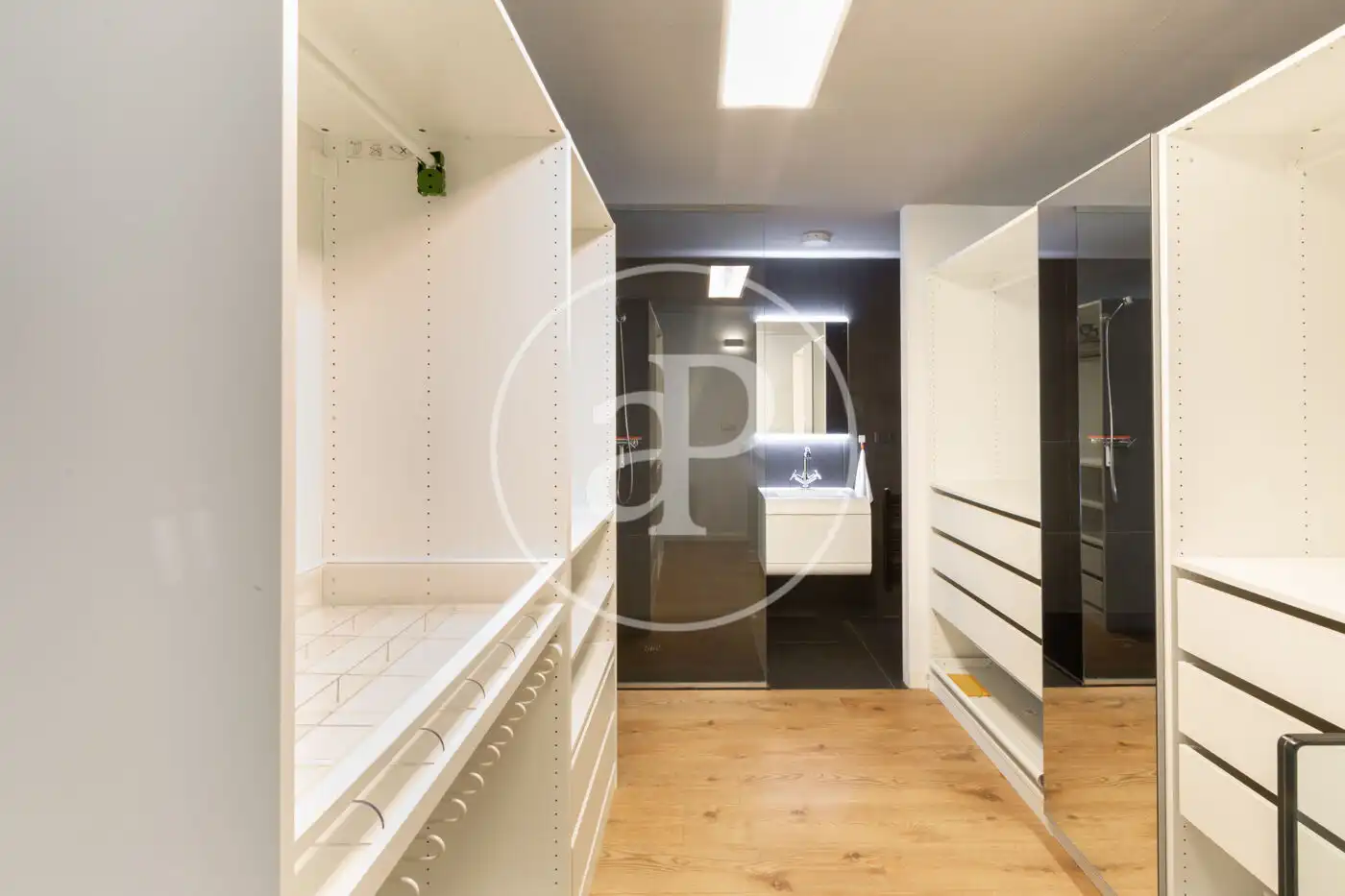 Flat for sale in Valencia  with Air Conditioner, Heating and Terrace