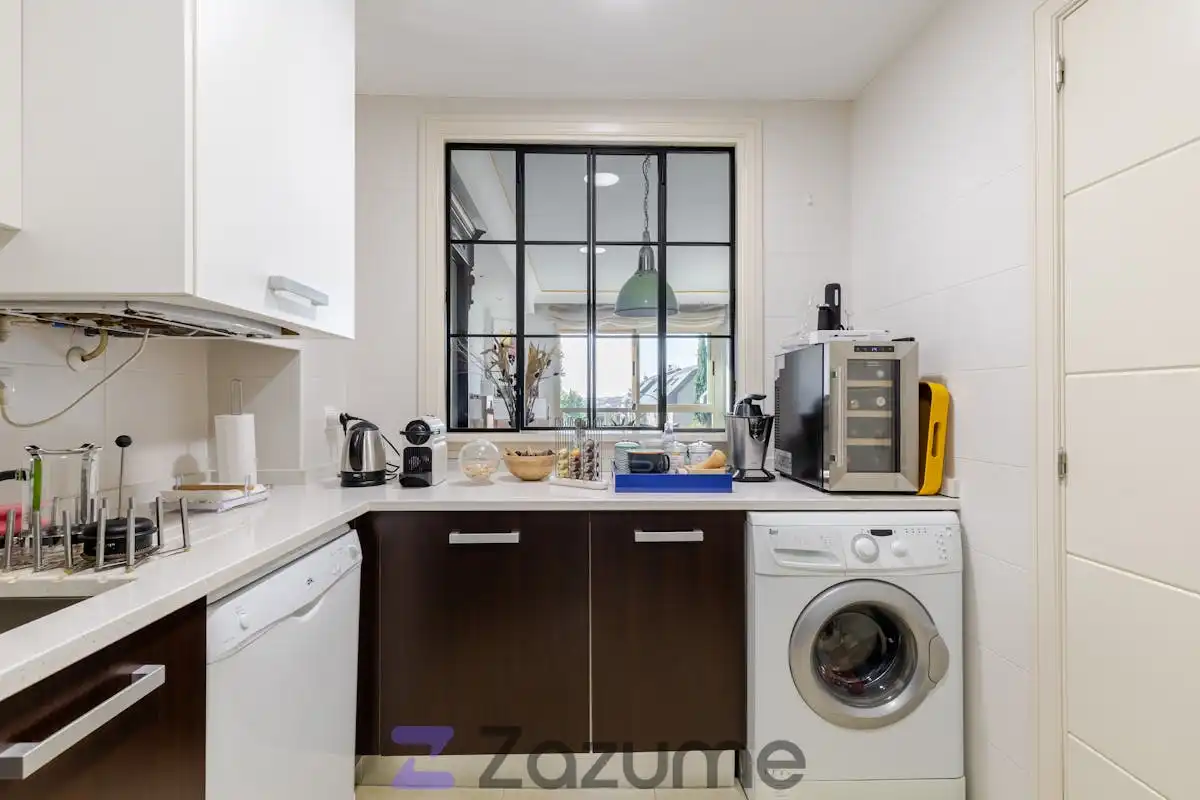 Kitchen of Flat for rent in Pozuelo de Alarcón  with Air Conditioner, Heating and Parquet flooring