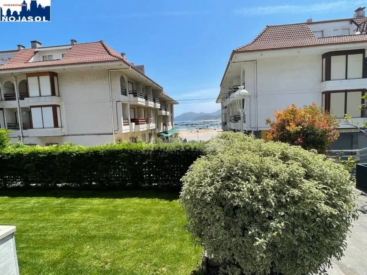 Außenansicht von Wohnung zur Miete in Noja mit Heizung, Privatgarten und Terrasse