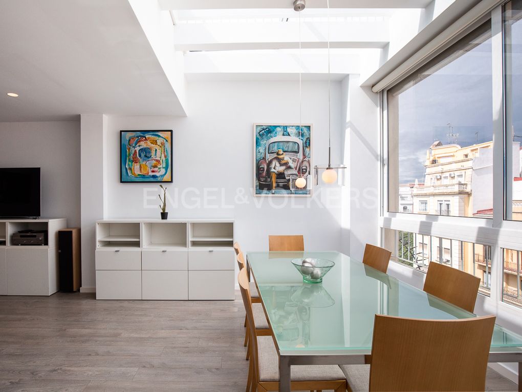 Dining room of Attic to rent in  Valencia Capital  with Air Conditioner, Heating and Parquet flooring