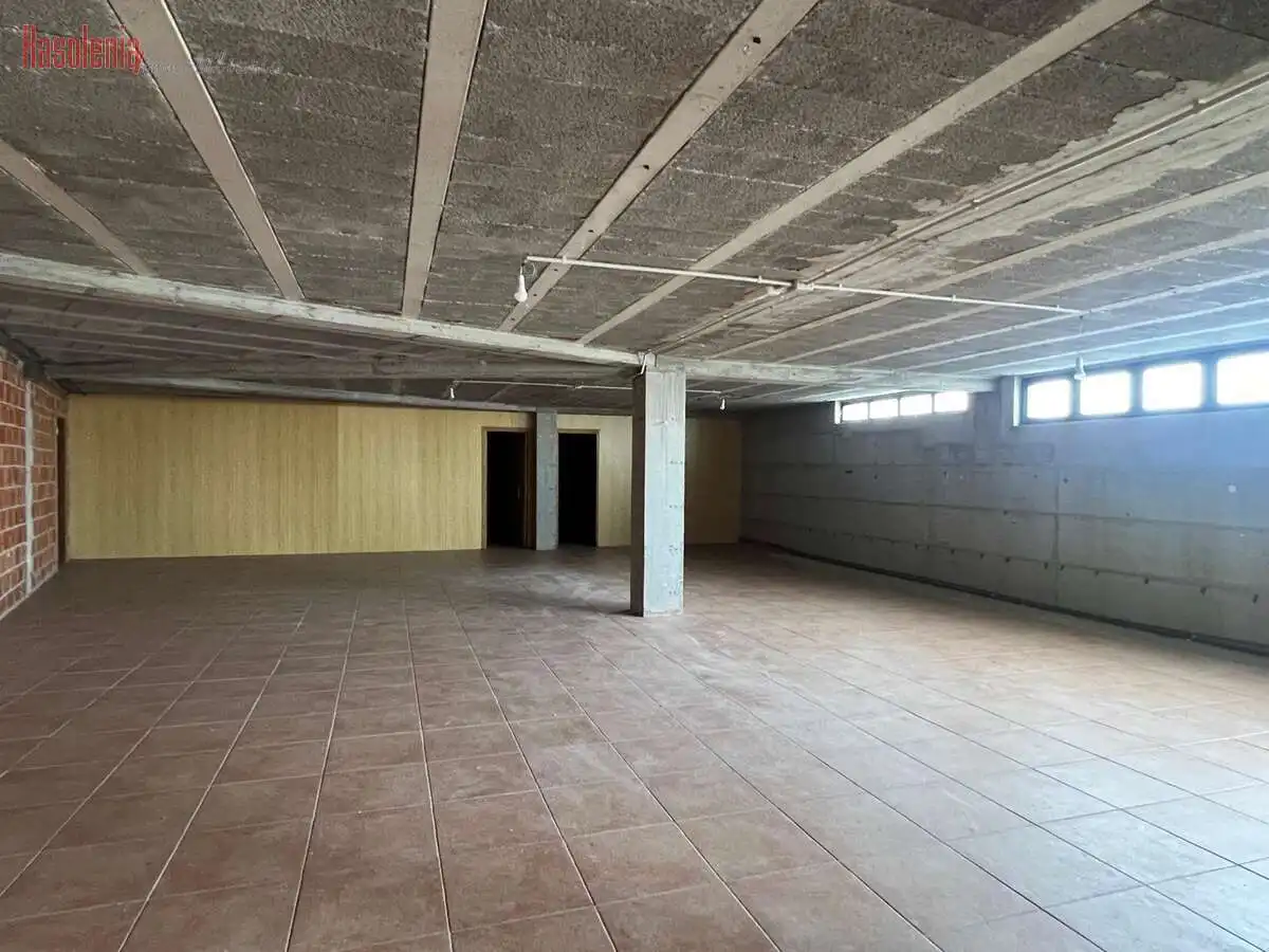 Local en venta en Moeche