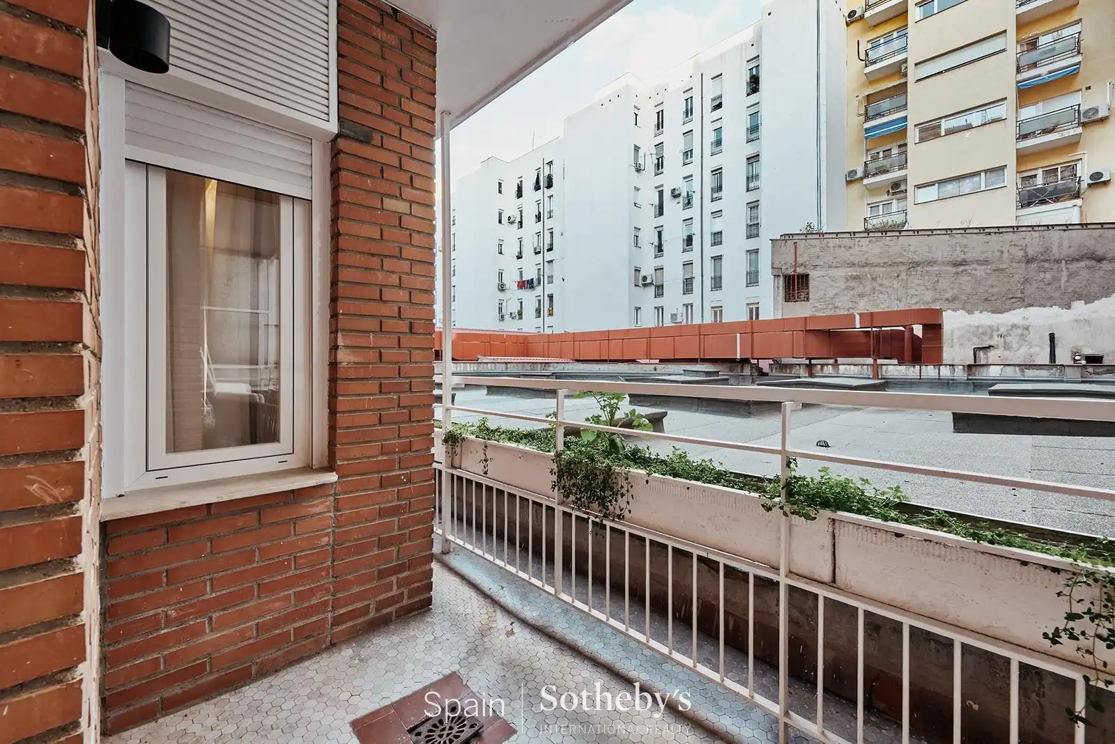 Terrasse von Wohnungen zum Verkauf in Madrid mit Klimaanlage und Heizung
