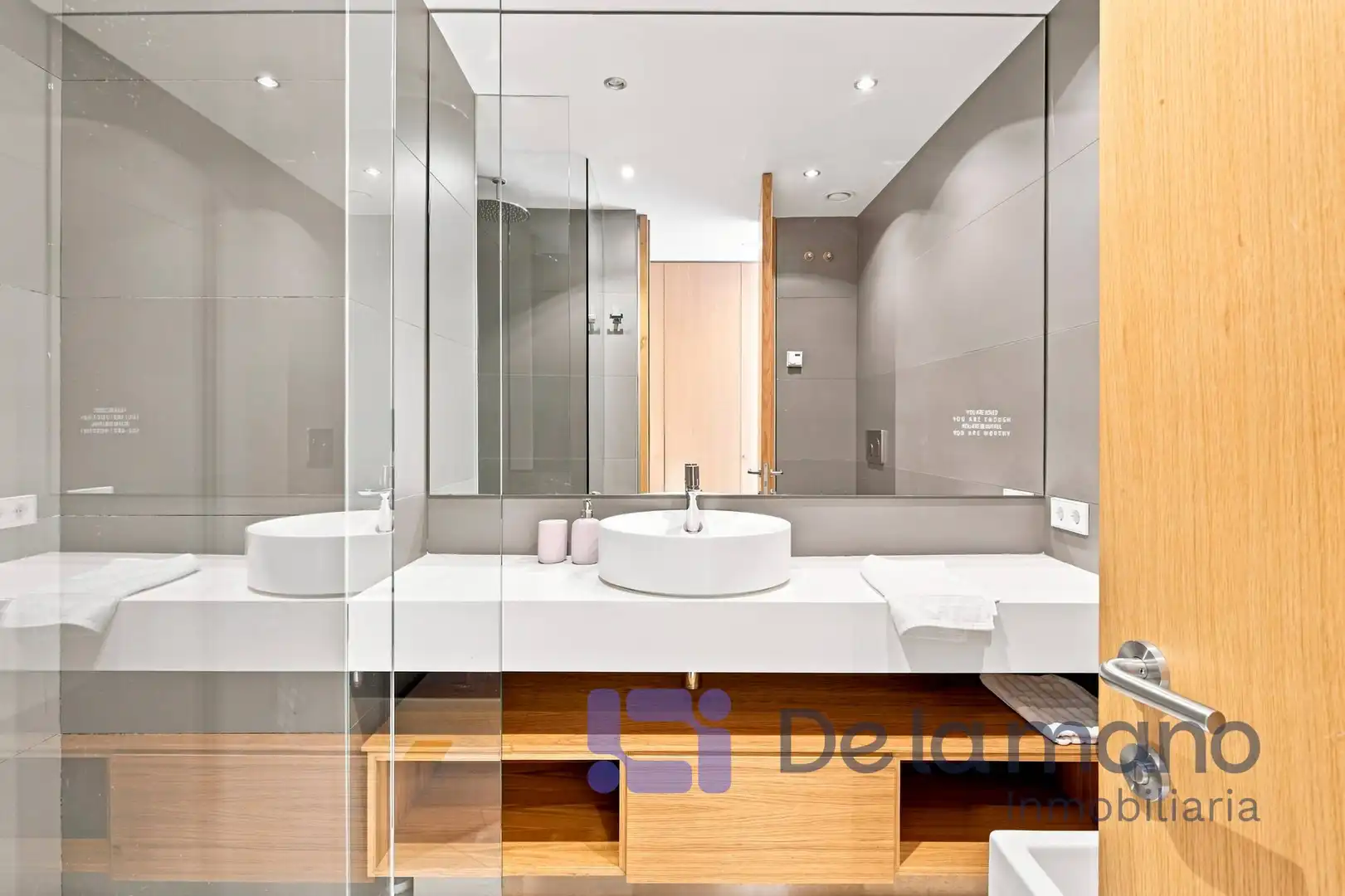Bathroom of Houses for sale in Madrid  with Air Conditioner, Heating and Private garden