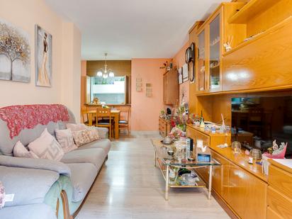 Sala d'estar de Pis en venda en Cornellà de Llobregat amb Balcó