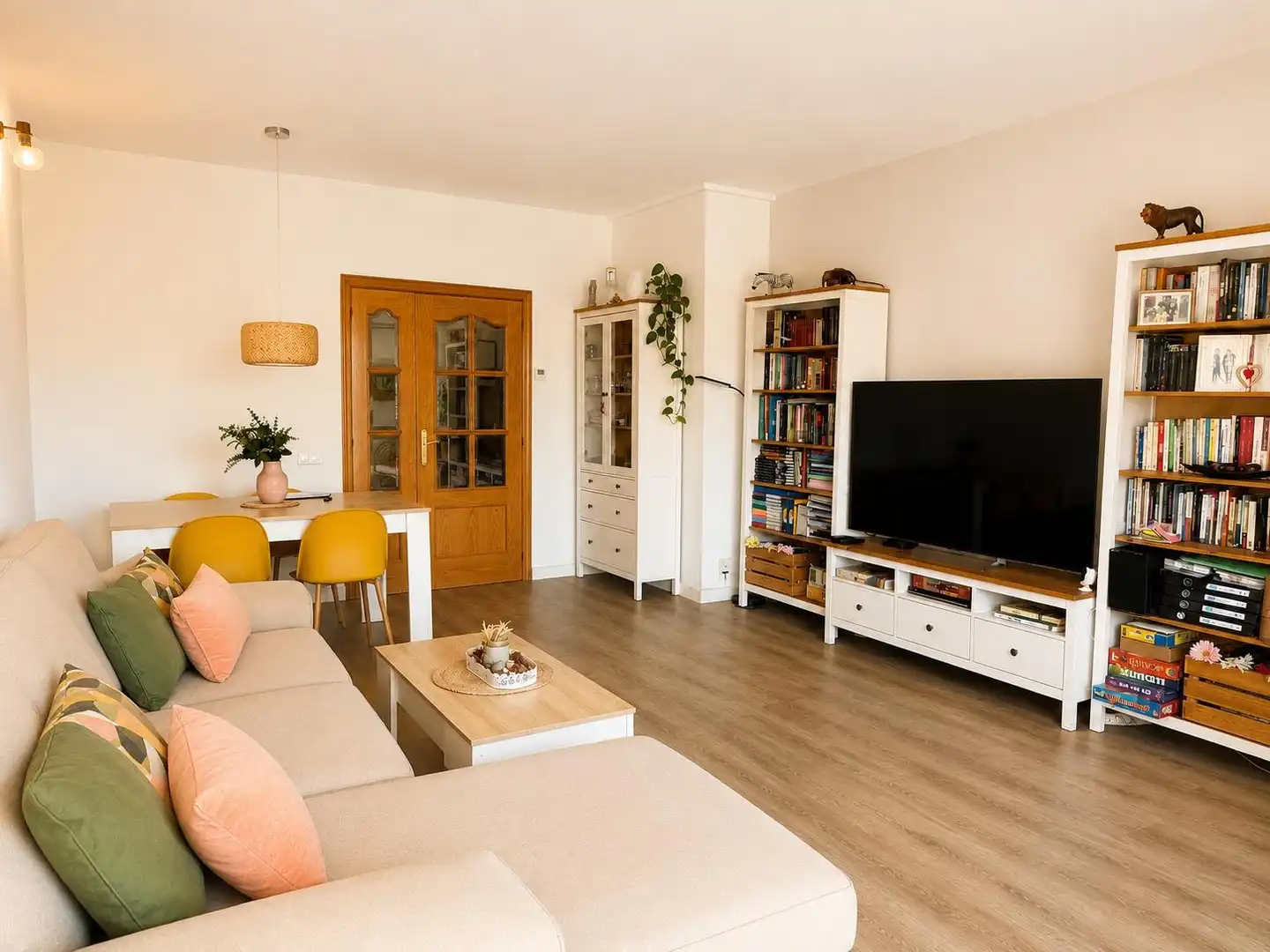 Living room of Flat for sale in Sabadell  with Air Conditioner, Heating and Parquet flooring
