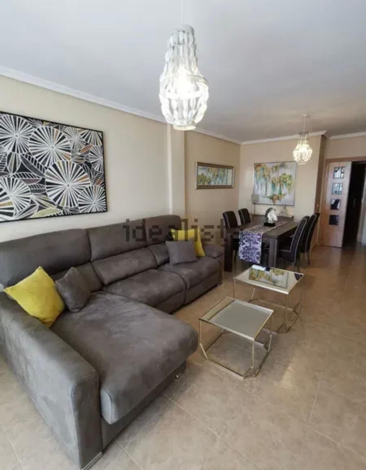 Sala d'estar de Pis en venda en Fuensalida amb Aire condicionat, Terrassa i Traster