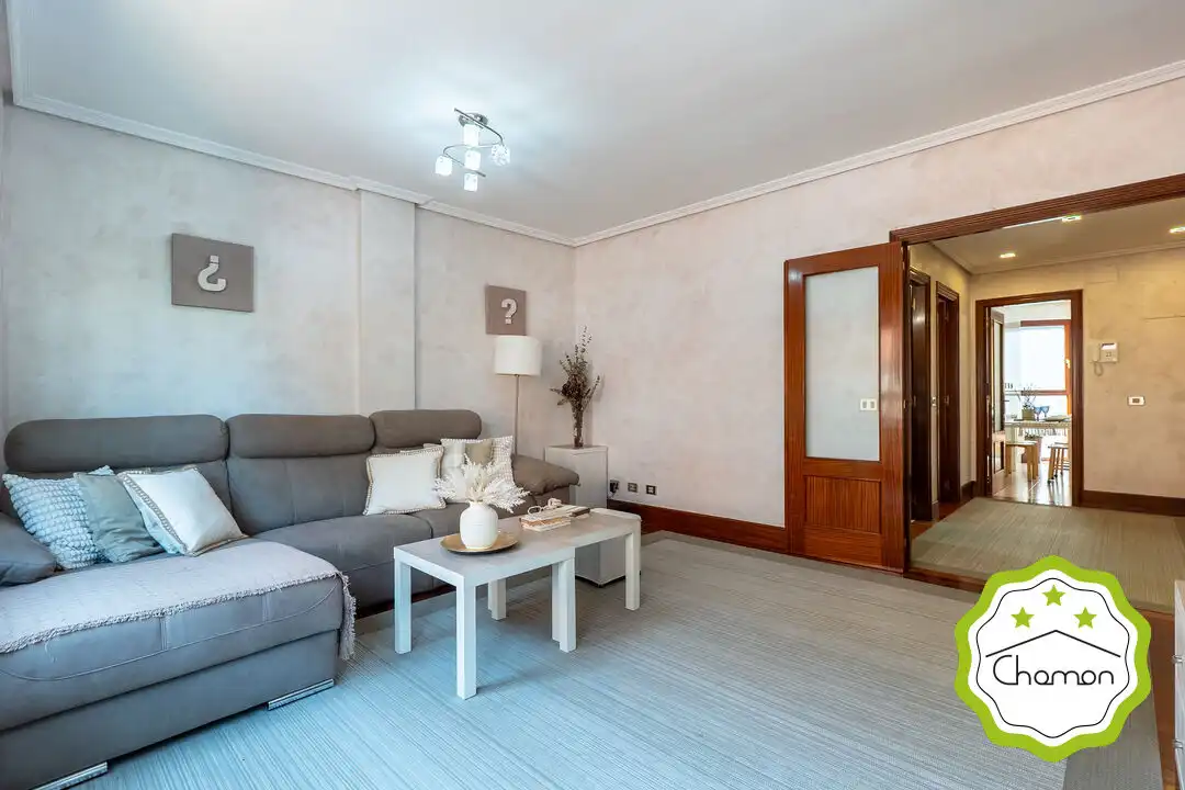 Wohnzimmer von Wohnung zum Verkauf in Bilbao  mit Heizung, Privatgarten und Abstellraum