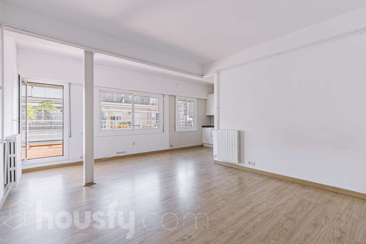 Living room of Attic for sale in  Barcelona Capital  with Heating, Parquet flooring and Terrace