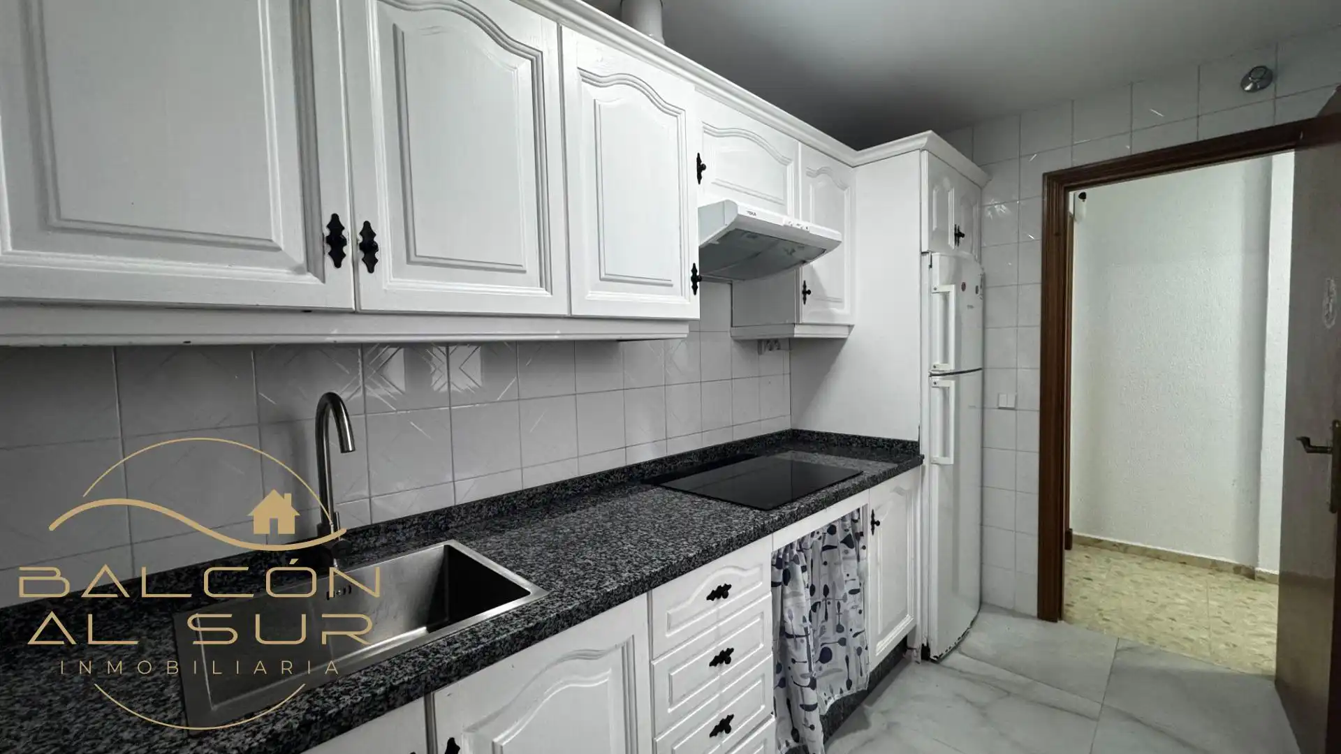Kitchen of Flat for sale in Rota  with Storage room and Balcony