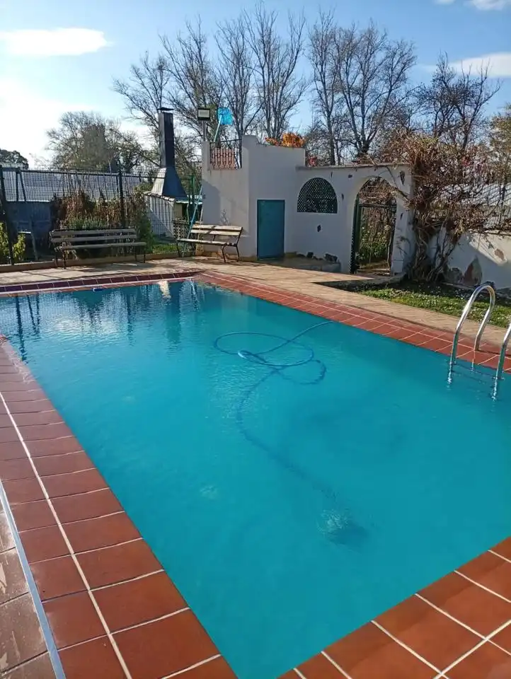 Piscina de Casa o xalet en venda en Cadrete amb Aire condicionat, Calefacció i Jardí privat