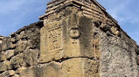 Foto 3 de Edifici en venda a Plaza Mayor, 3, Angüés, Huesca