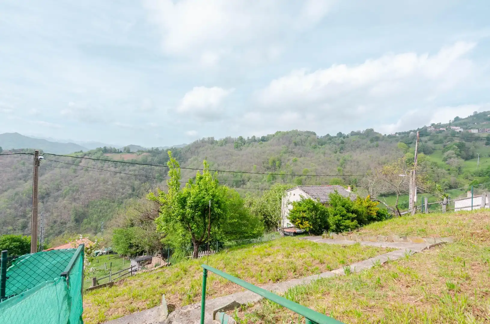 Casa adosada en venta en Laviana con Jardín privado y Amueblado
