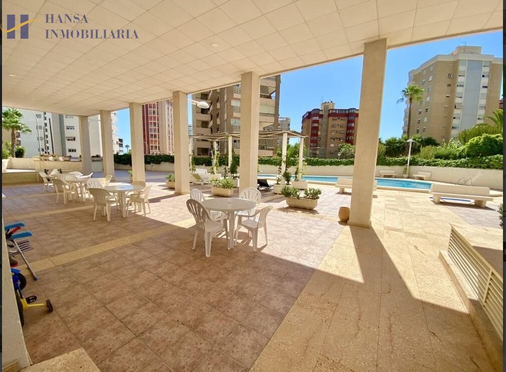 Vista exterior de Pis en venda en Alicante / Alacant amb Aire condicionat, Calefacció i Jardí privat