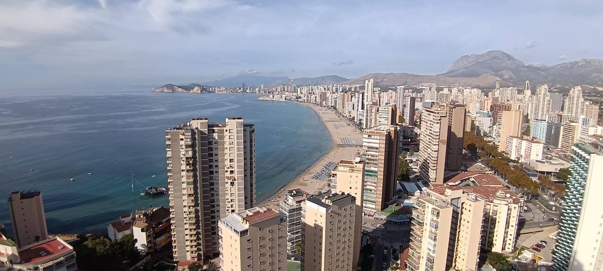 Vista exterior de Apartamento en venta en Benidorm con Aire acondicionado, Calefacción y Piscina comunitaria