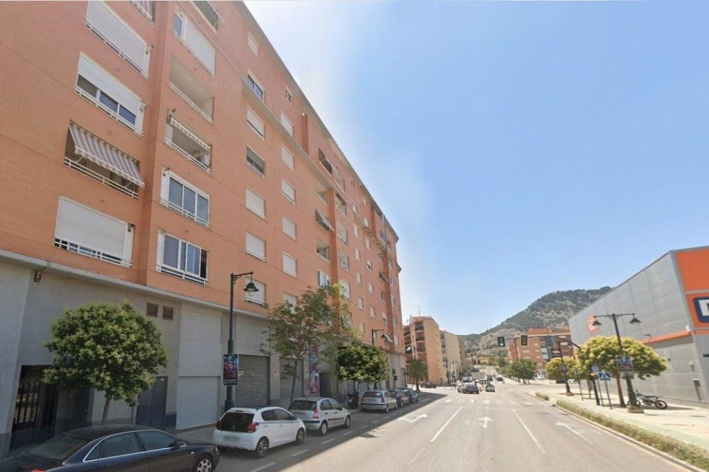 Vista exterior de Local en venda en Alcoy / Alcoi