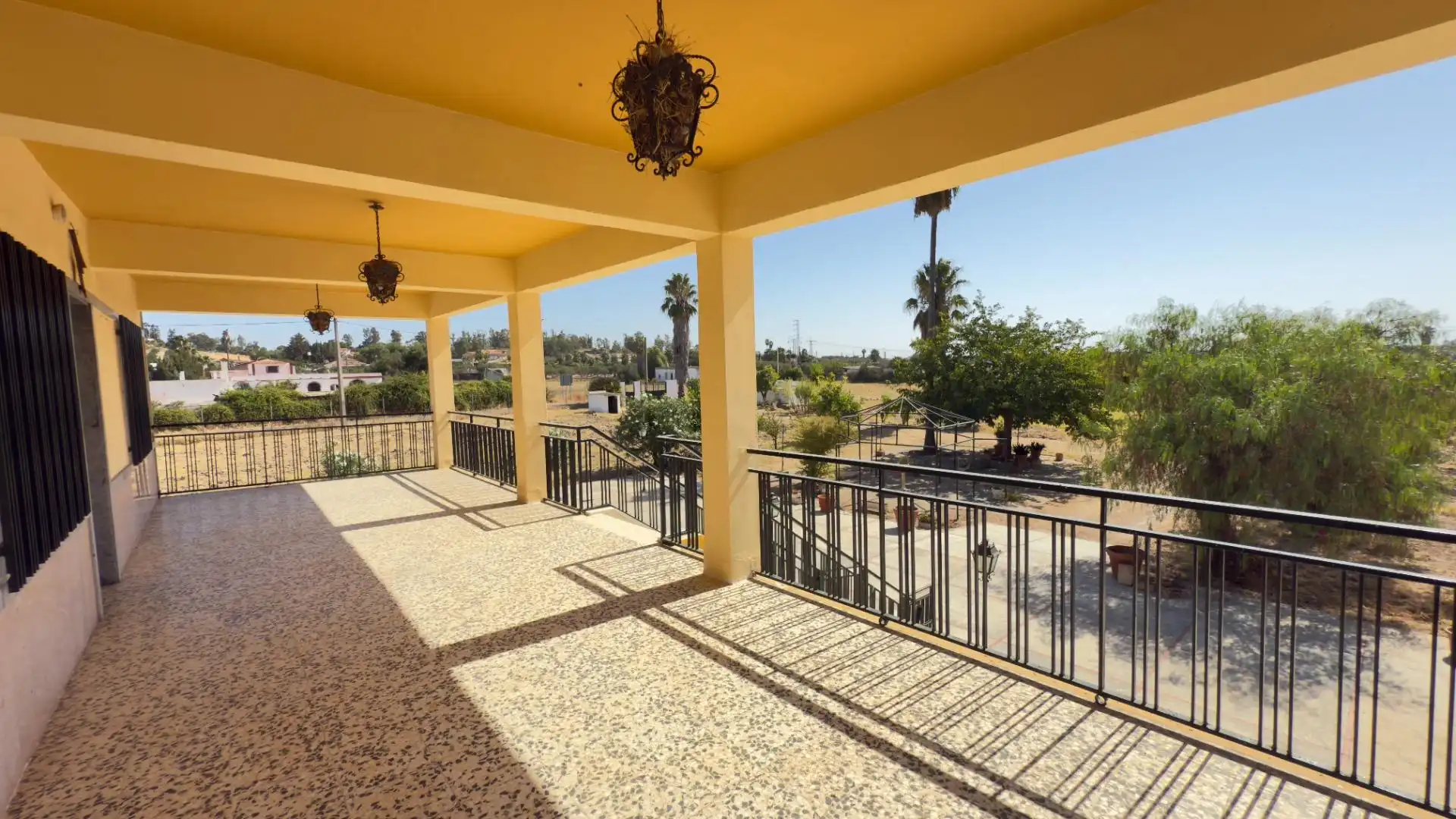 Terrassa de Finca rústica en venda en Gibraleón amb Aire condicionat, Jardí privat i Terrassa