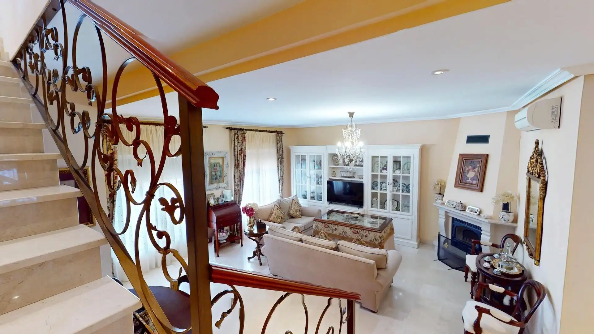 Living room of Houses for sale in Córdoba  with Air Conditioner, Private garden and Terrace