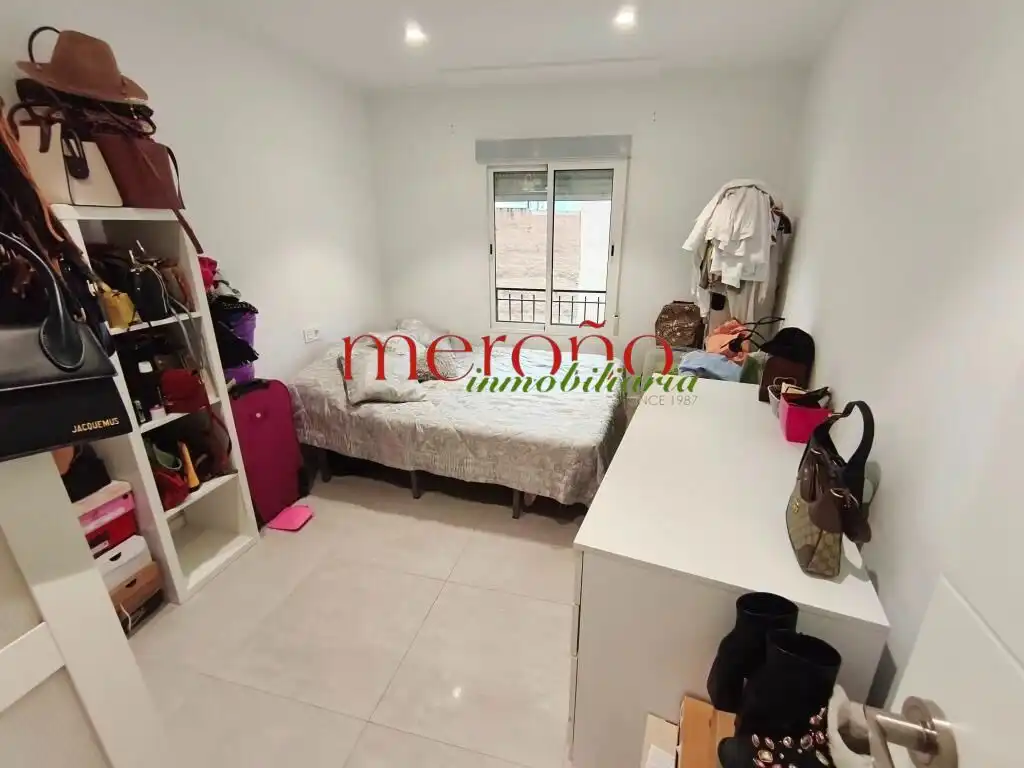 Piso en venta en El Raval - Portes Encarnades