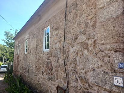 Vista exterior de Casa o xalet en venda en Mos amb Terrassa i Balcó