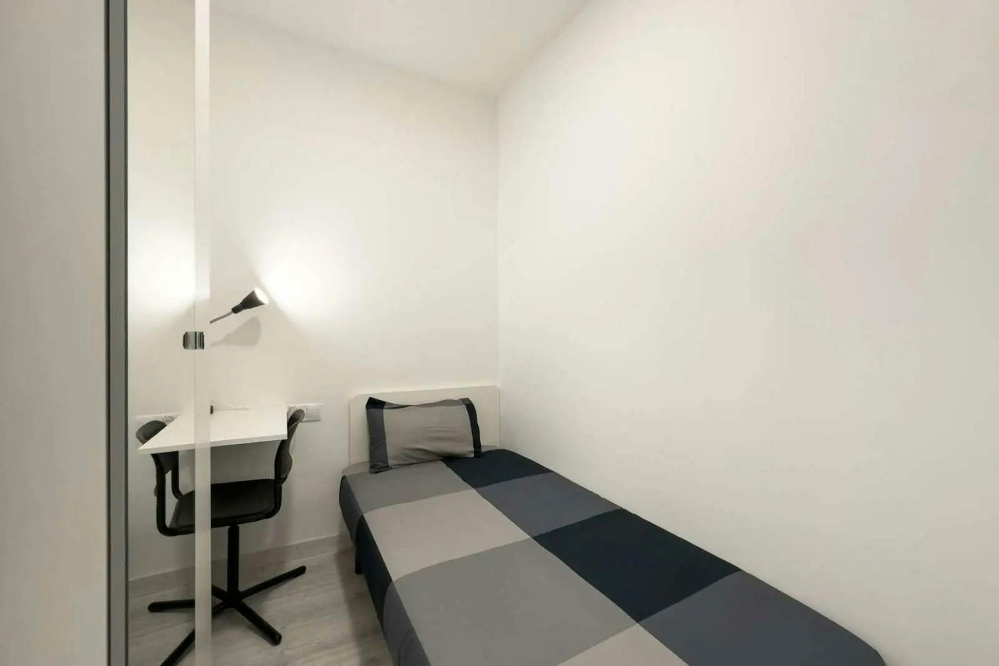 Bedroom of Flat to share in  Barcelona Capital  with Furnished and Washing machine