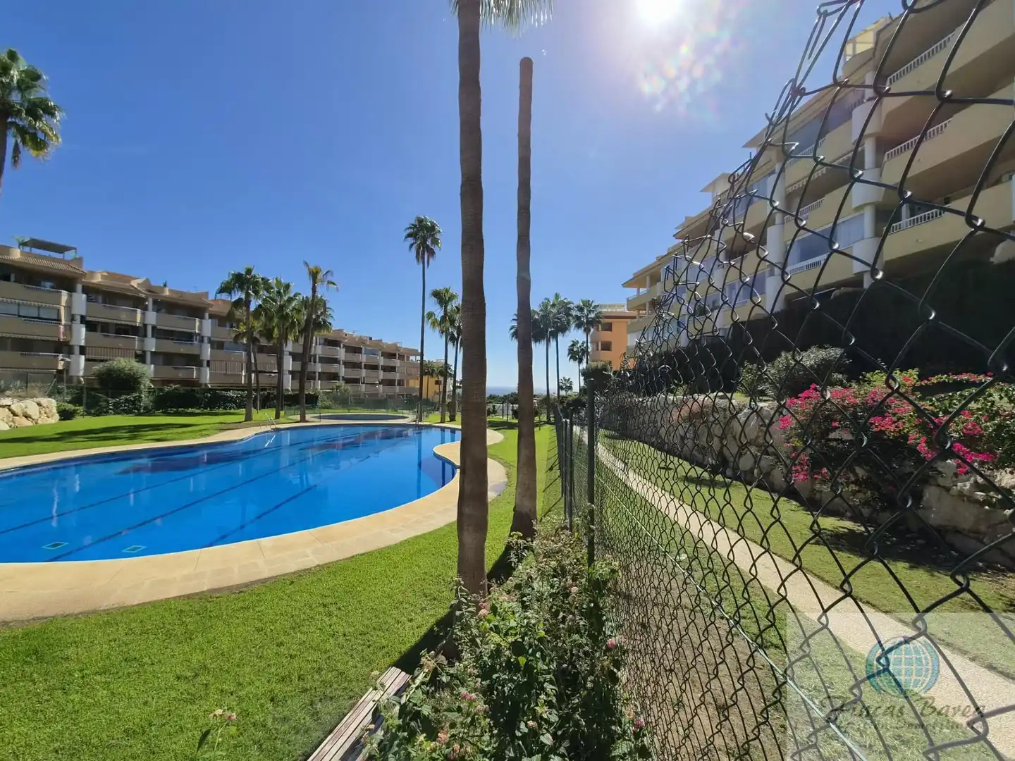 Piscina de Piso en venta en Fuengirola con Aire acondicionado, Terraza y Piscina comunitaria