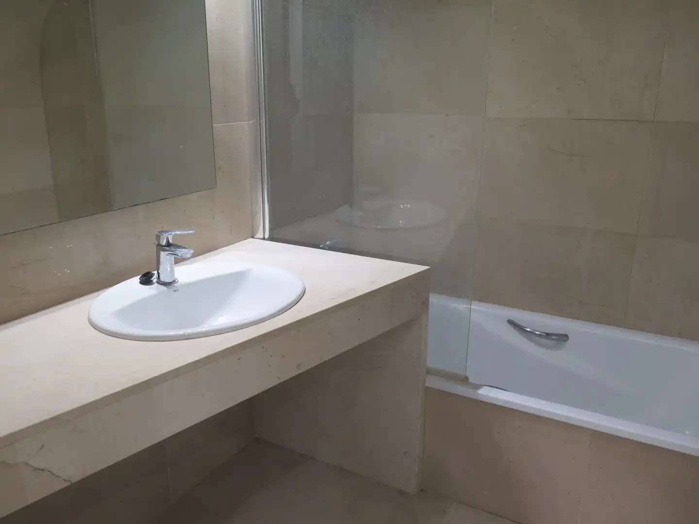 Bany de Planta baixa de lloguer en Girona amb Aire condicionat, Calefacció i Terrassa