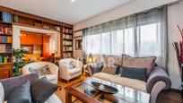 Sala d'estar de Pis en venda en  Madrid Capital amb Aire condicionat, Calefacció i Parquet