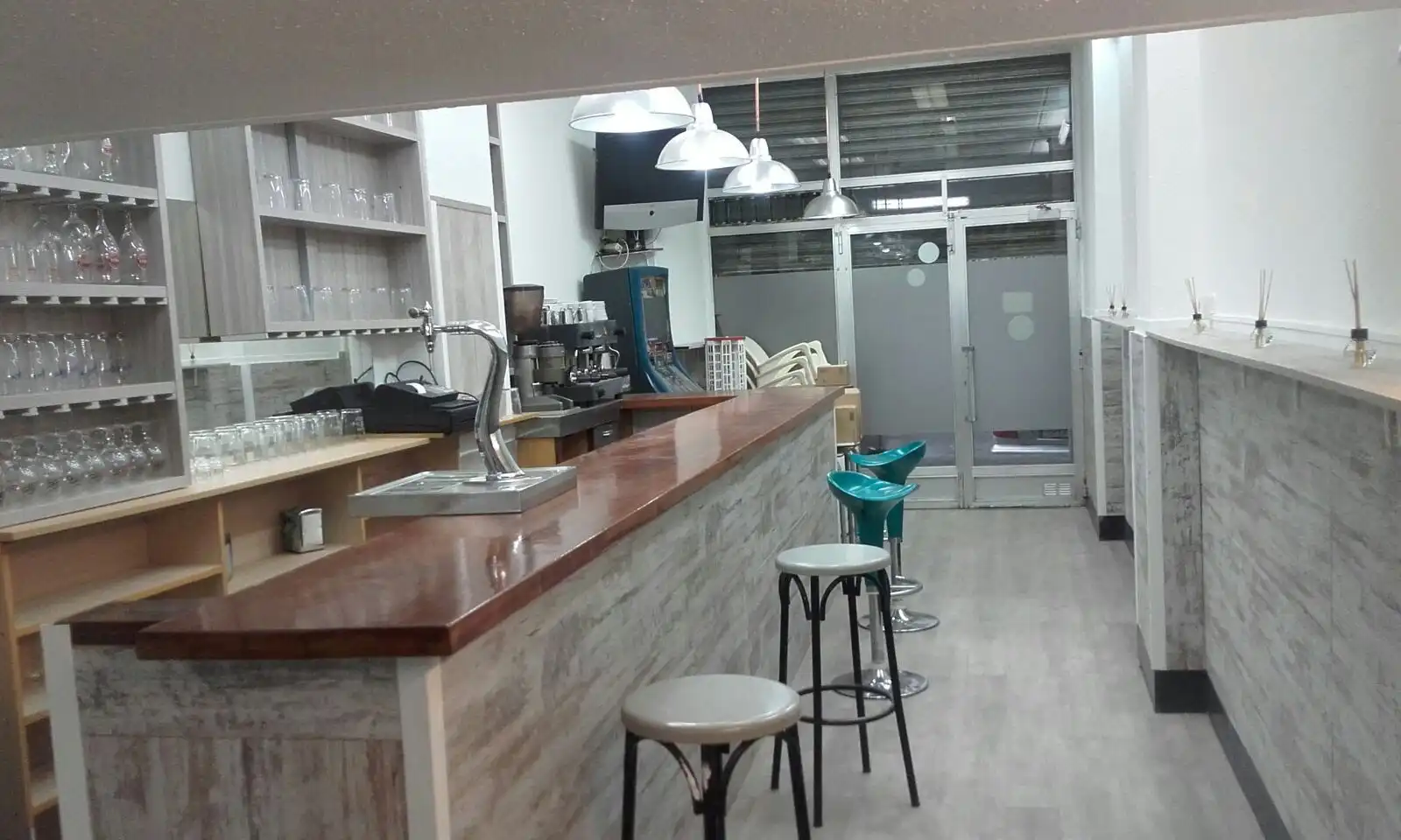 Cuina de Local en venda en Errenteria amb Calefacció, Moblat i Alarma