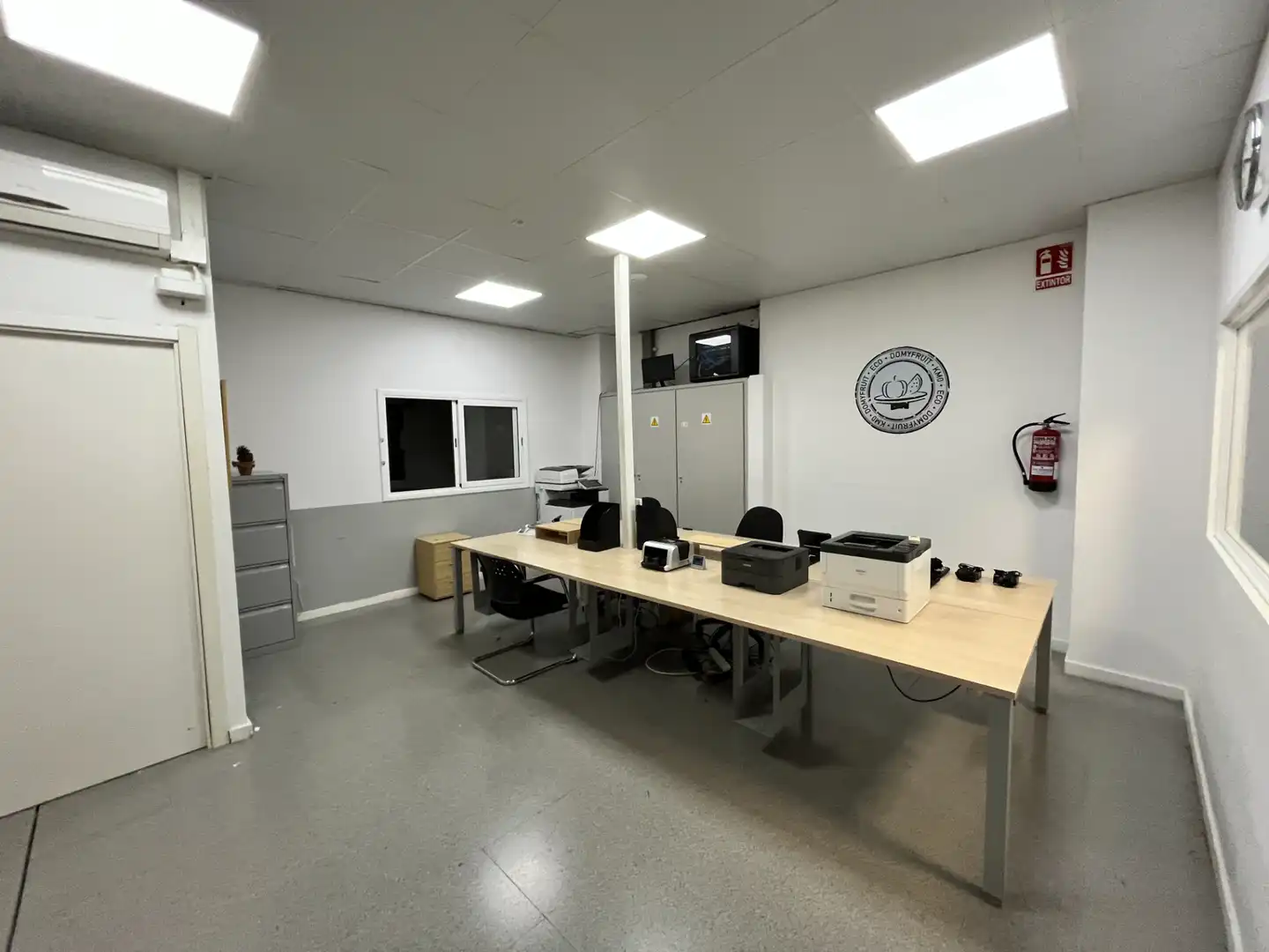 Fabrikhallen zur Miete in El Prat de Llobregat mit Alarm