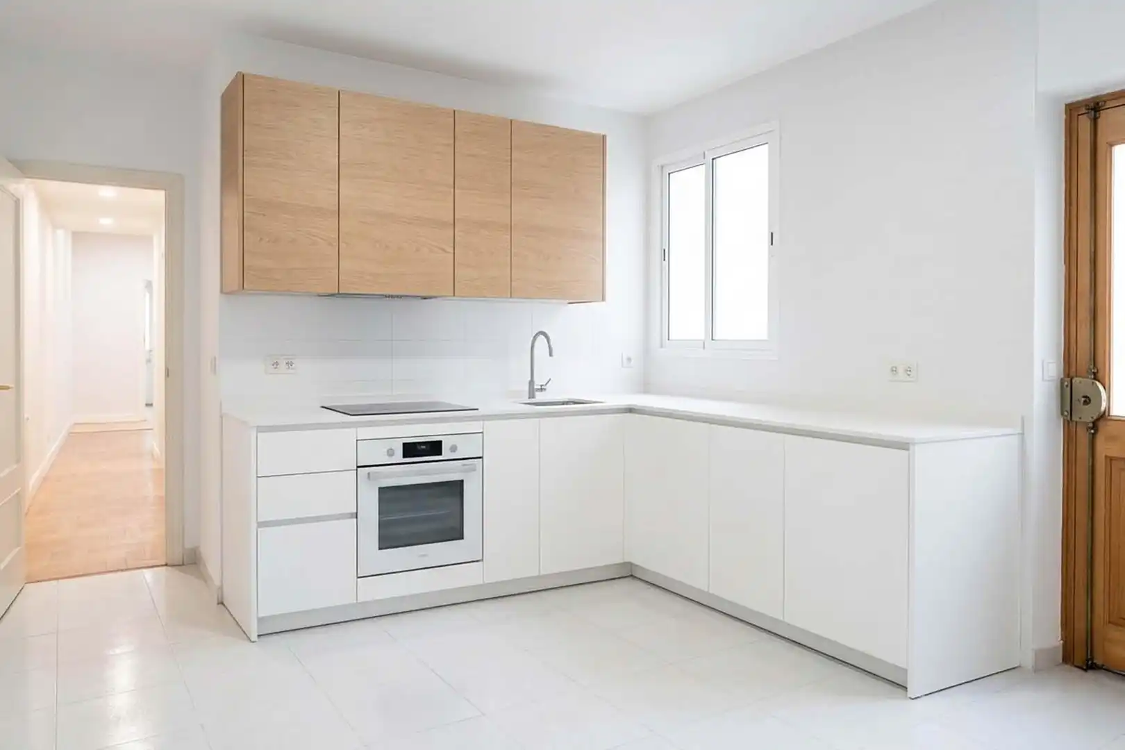 Cocina de Oficina de alquiler en Madrid con Aire acondicionado y Calefacción