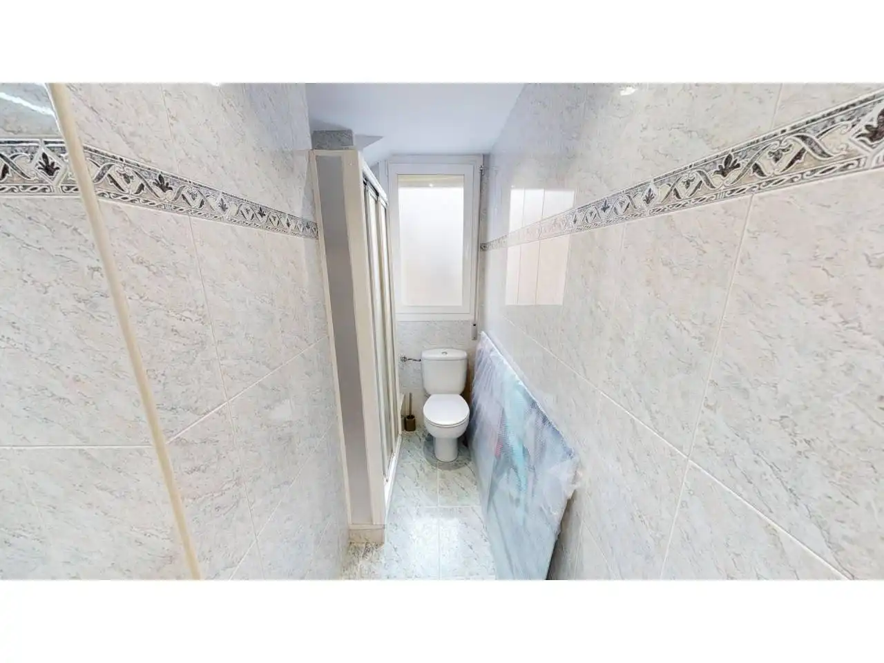 Bathroom of Flat for rent in Madrid  with Air Conditioner, Heating and Terrace
