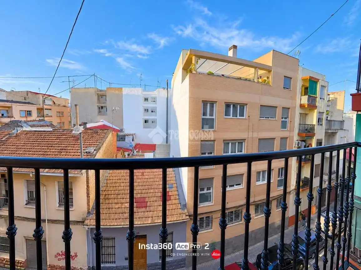 Vista exterior de Piso en venta en Alicante / Alacant