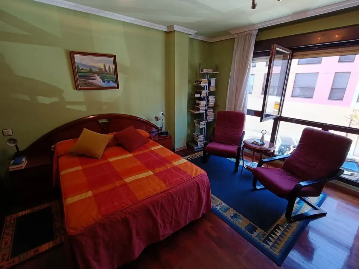 Schlafzimmer von Wohnung zum Verkauf in Llanes mit Heizung, Terrasse und Abstellraum