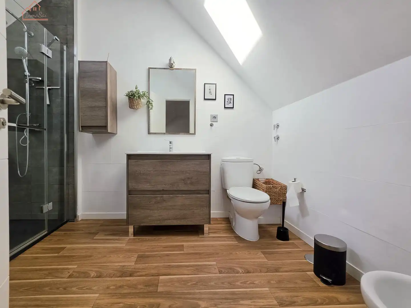 Badezimmer von Dachboden zur Miete in Madrid mit Klimaanlage, Heizung und Terrasse