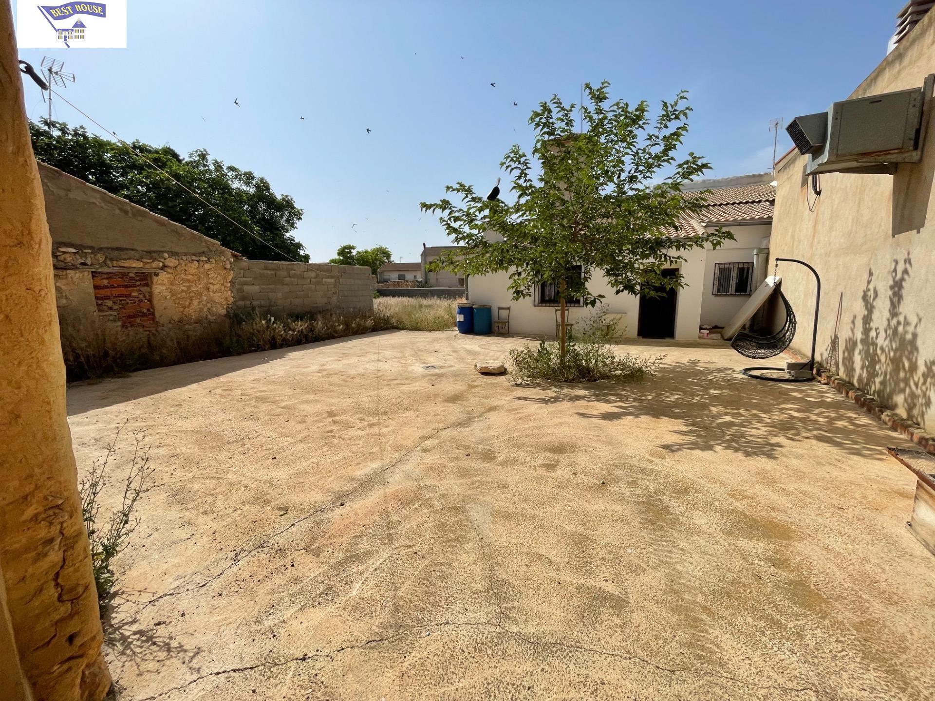 Country house zum verkauf in Mahora mit Abstellraum