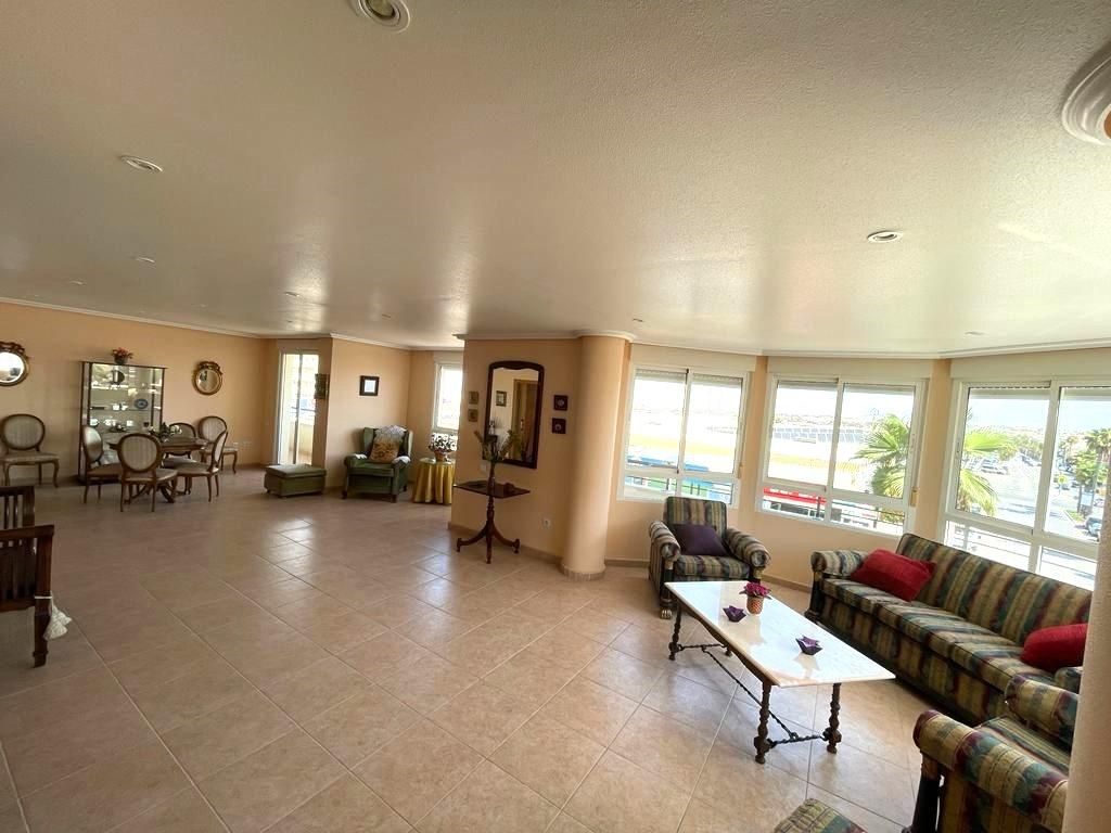 Apartment for sale in Calle Don Manuel Matinez Guira, El Molino