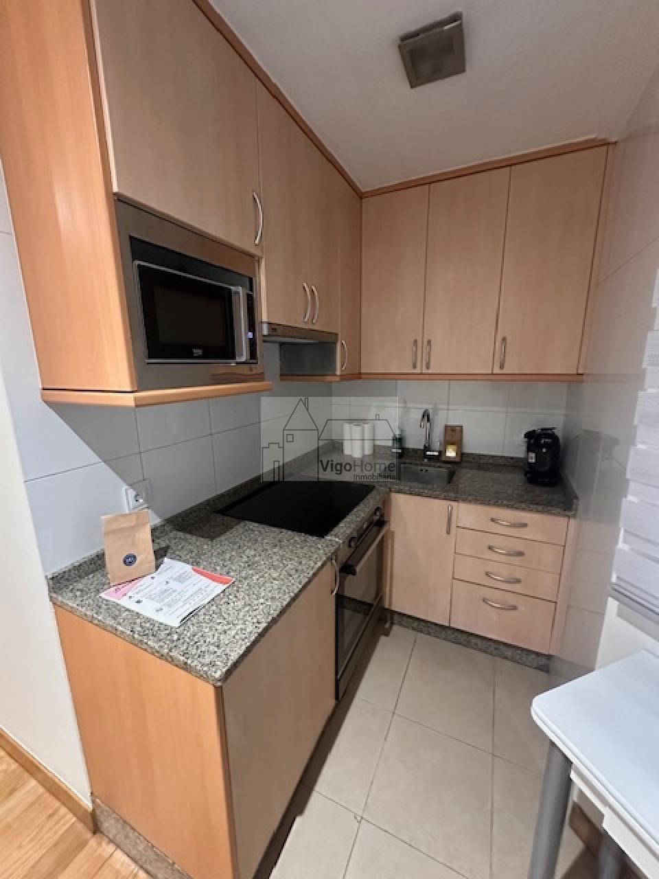 Cocina de Estudio de alquiler en Vigo  con Calefacción y Amueblado