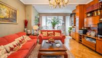 Living room of Flat for sale in  Madrid Capital