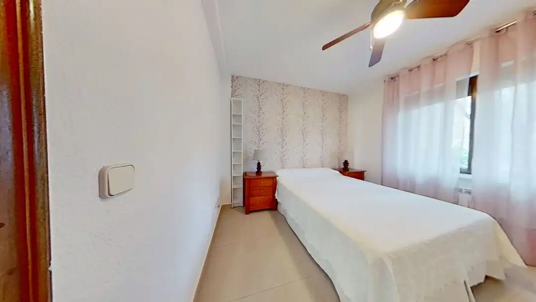 Bedroom of Flat for rent in Madrid  with Heating and Swimming Pool