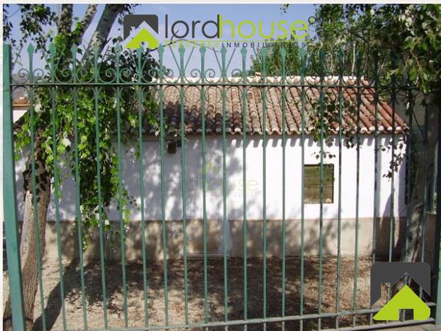 Casa-chalet en Venta en N/A en Sutullena