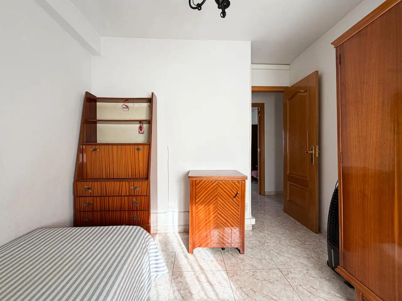 Habitación de Piso en venta en Madrid con Calefacción y Terraza