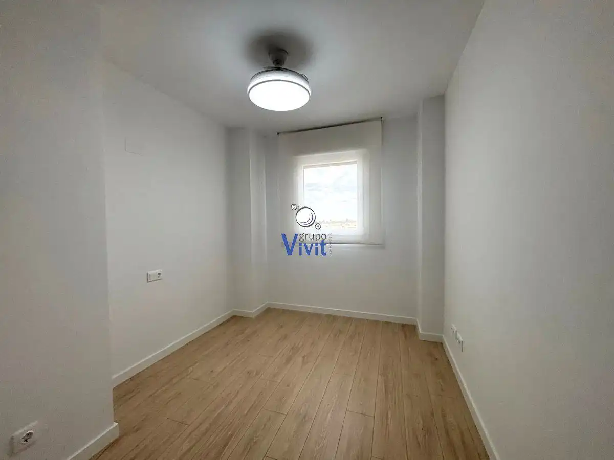 Habitación de Piso de alquiler en Umbrete con Aire acondicionado, Parquet y Terraza