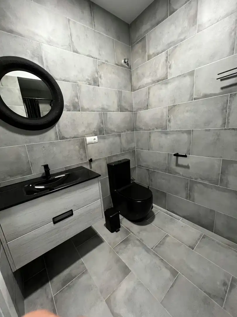 Bathroom of Flat for rent in Valencia  with Air Conditioner, Heating and Furnished