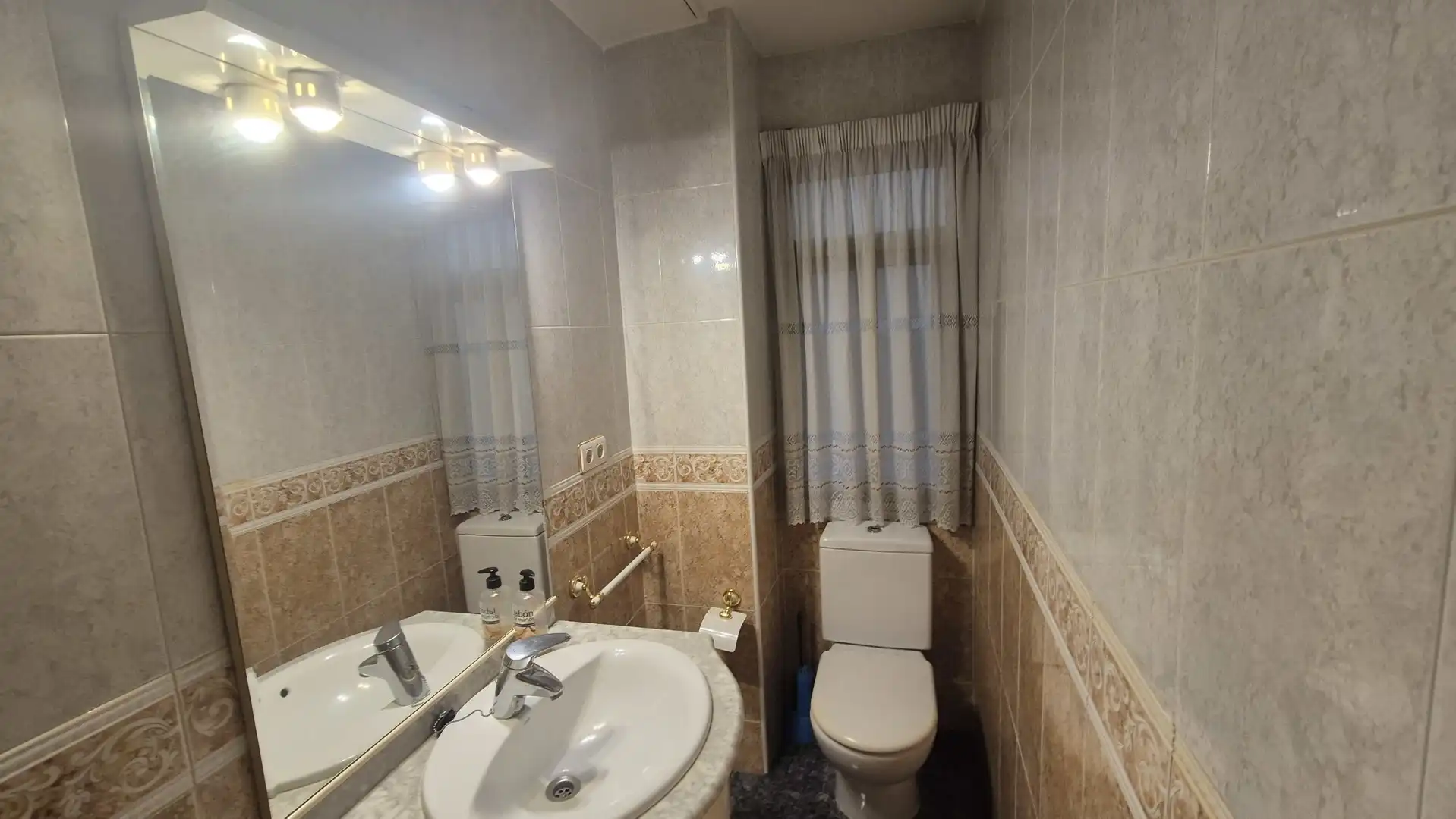 Bathroom of Flat for sale in Villena  with Storage room